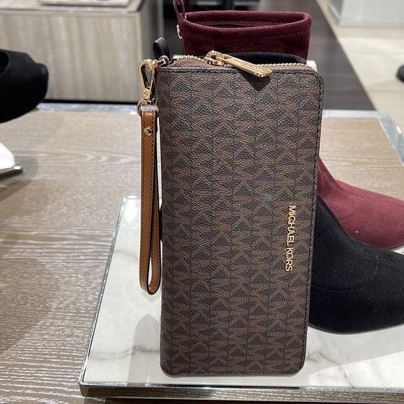 Michael Kors Jet Set Travel Large Travel CONTINENTAL wallet-wristlet-phoneholder - Picture 3 of 16